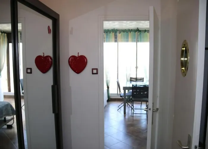 34, Heliopolis E Au Village Naturiste *