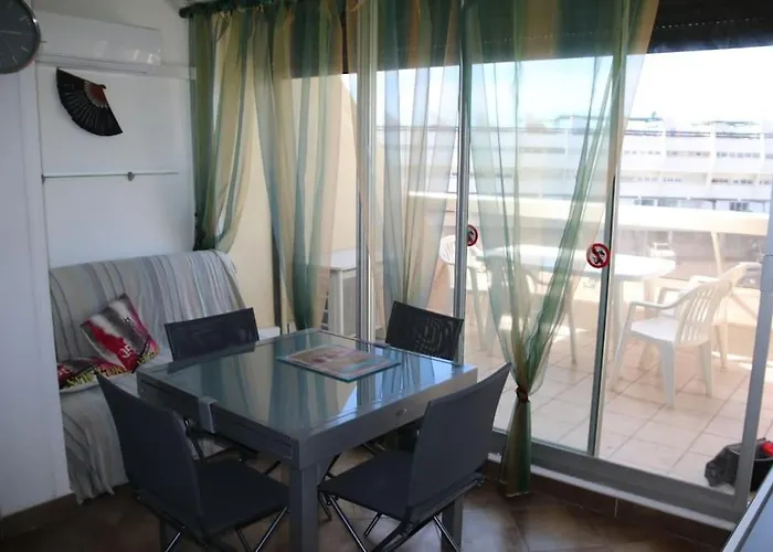 34, Heliopolis E Au Village Naturiste