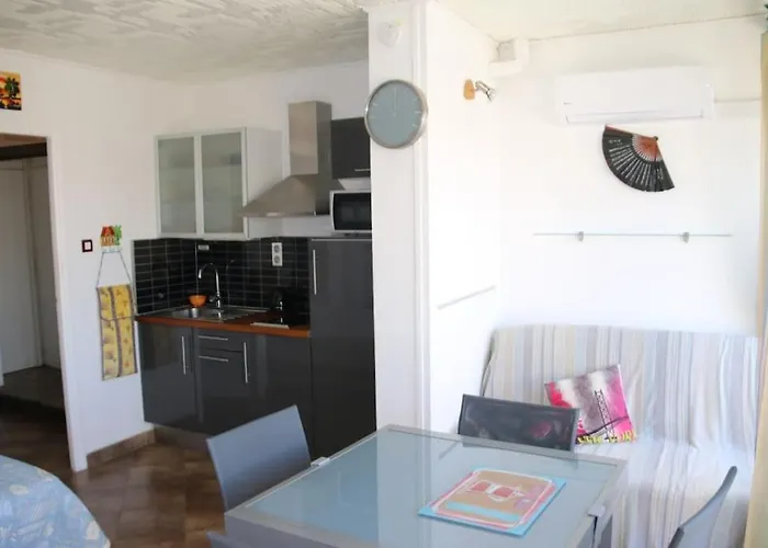 34, Heliopolis E Au Village Naturiste * Agde